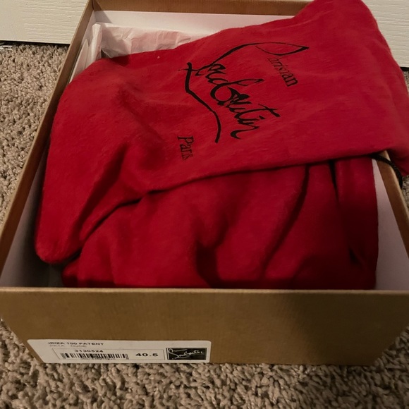 Red bottoms!!! - Picture 7 of 9